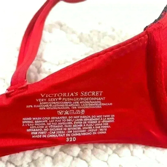 Victoria’s Secret Very Sexy Red Pad Push Up Lace Removable Straps Bra Size 32D - Picture 12 of 13